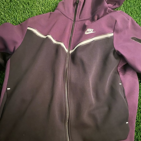 Nike Tech Fleece Grand Purple (Jacket + Pants) XL + XXL (Perfect Condition) - Picture 4 of 6
